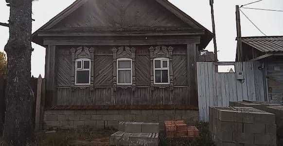 Ремонт и реставрация старинного деревенского дома.Делаю завалинку.