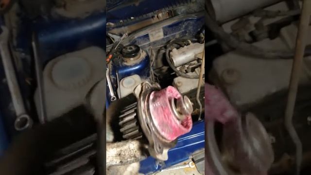 машина кипит печка дует холодным