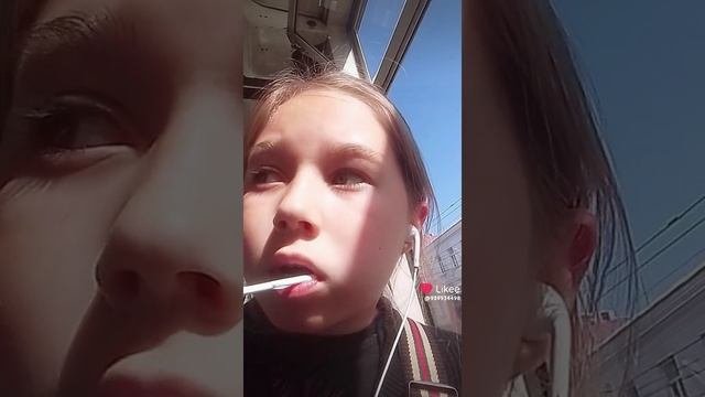 Like_7274560578059753460.mp4