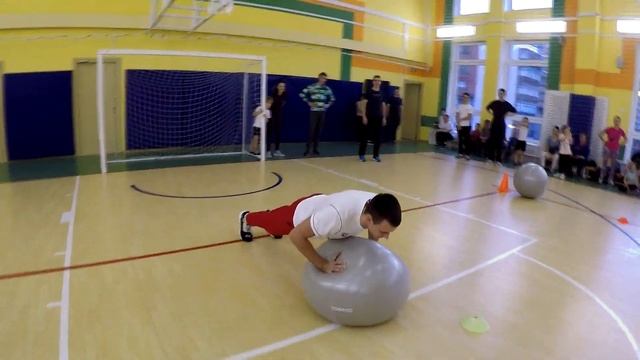 Веселые старты Папа мама я - спортивная семья . Эстафеты для детей и родителей. ГБОУ школа № 509