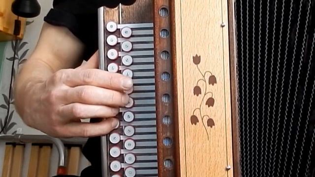 Прекрасное далёко(как играть на гармони,с цифрами)