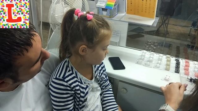 Безболезненно прокалываем уши пистолетом ребёнку (Лиза 4 года)