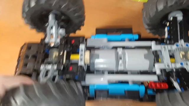 ВНЕДОРОЖНИК на д/у из ЛЕГО ТЕХНИК!