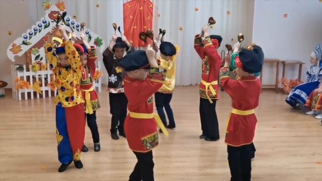 Танец с ложками