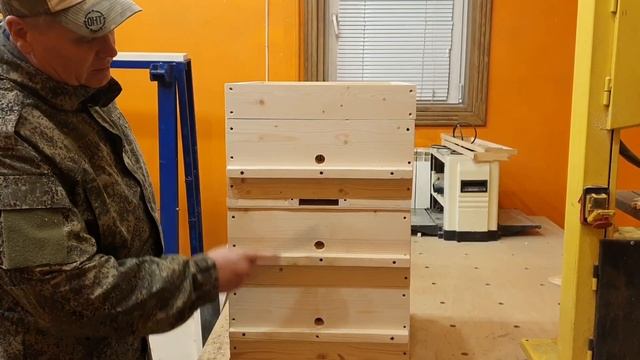 ПЕРЕВЕЛИ ПЧЕЛ НА РАМКУ В ДРУГОМ РАЗМЕРЕ. диафрагма Дюкаревых.