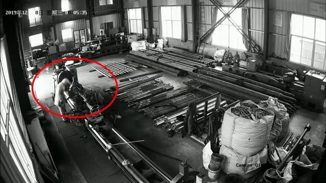 ? FATAL ACCIDENT WITH A ROTATING MACHINE | WORK ACCIDENT CAUGHT ON CAMERA