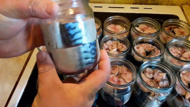 КОНСЕРВЫ ИЗ СКУМБРИИ В АВТОКЛАВЕ! (ТОЛЬКО ПЕРЕЦ ГОРОШКОМ И СОЛЬ) ЧАСТЬ #1.