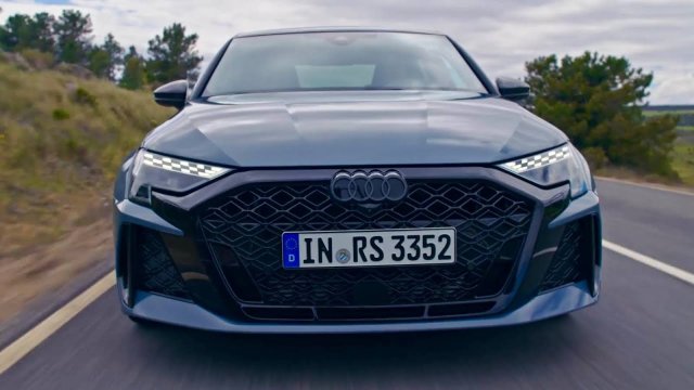 Новый AUDI RS3 Sedan 2025 - звук выхлопа, внешний вид, интерьер и цена