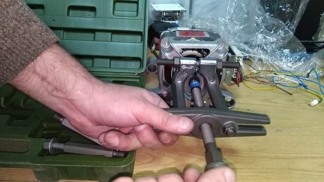 Как снять шкив с вала двигателя стиральной машины!
