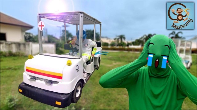 Pretend Play Doctor - Милан и Папа играют в доктора, бананомена и пришельца. Манкиту Истории