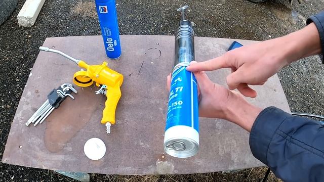 Устанавливаем картридж в шприц для смазки пневматический. Installing the cartridge. Grease gun.