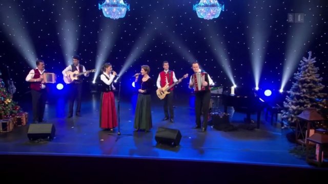 Oesch's die Dritten - Leise rieselt der Schnee (Klingende Weihnachten)