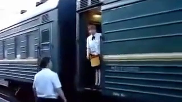 Прикол в поезде! это надо увидеть!