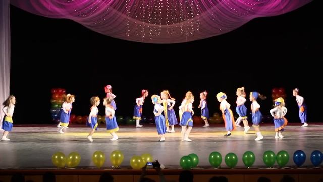 Веселая песенка (Скачет по полям...)