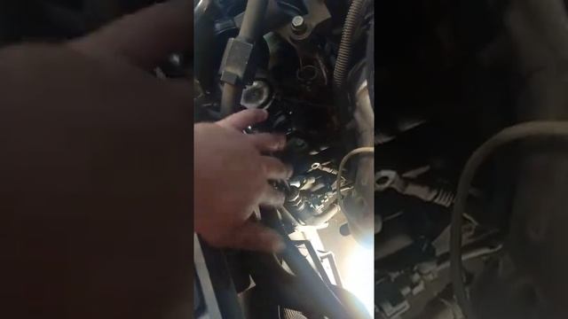 снятие и ремонт генератора Рено Логан 1