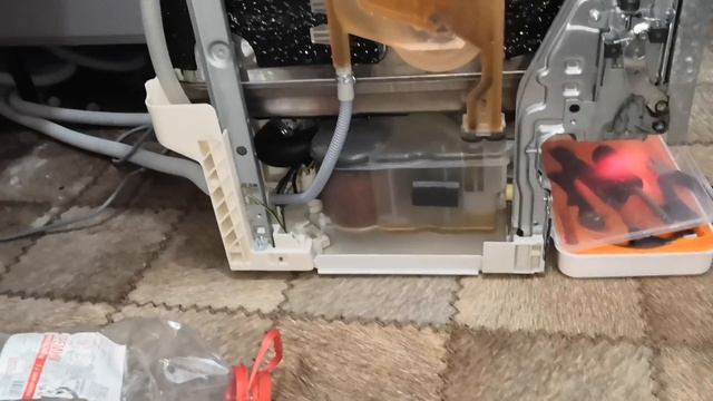 Посудомойка посудомоечная машина  постоянно сливает откачивает воду. Ремонт посудомоечных машин