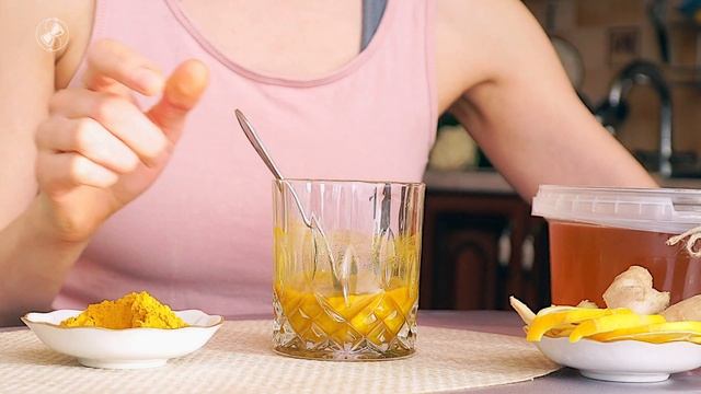 Золотой напиток из куркумы и меда. Как пить куркуму? (Наталья Косырева)