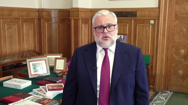 Нас поздравляет Андрей Леонидович Хазин, ректор РГСУ, академик РАХ