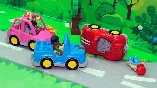 Щенячий патруль видео с игрушками на русском - Бантик на дороге!.mp4