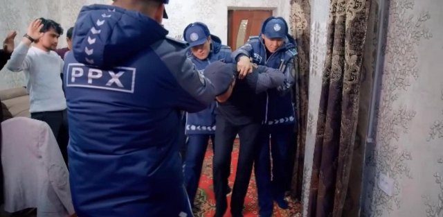 Қиморбозлар гуруҳи қўлга олинди. Улардан қурол ҳам олинган...