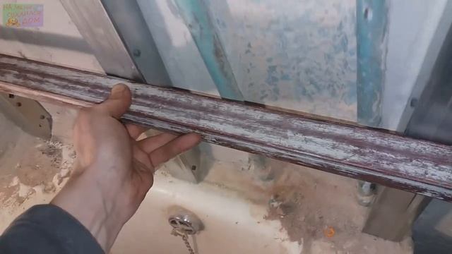 Как практично и легко спрятать трубы от смесителя в ванной!)
