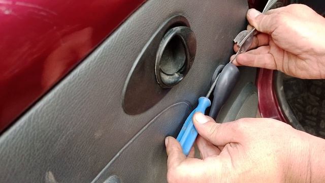 как снять ручку стеклоподъёмника Daewoo Matiz
