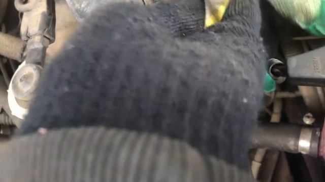 Как долить масло в коробку ваз 2114. Где находится щуп кпп ваз 2114 Доливаю масло в коробку ваз 211