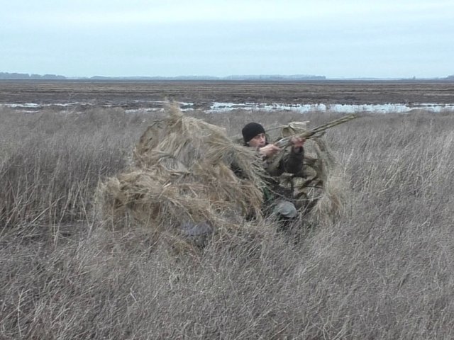 Весенняя охота на селезня с подсадной уткой. Тест самодельного скрадка. Drake hunting with a decoy.