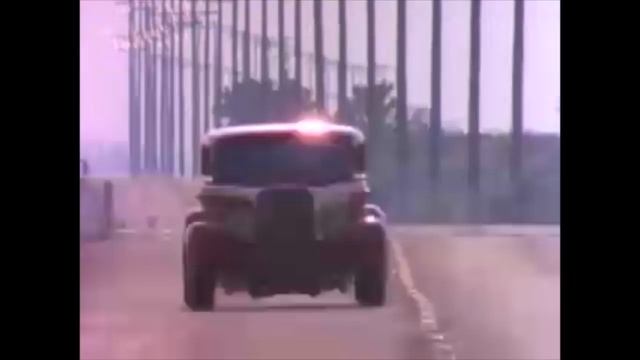 ZZ Top - Gimme All Your Lovin' OFFICIAL MUSIC VIDEO.