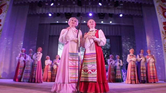 Уральский народный хор Белым снегом