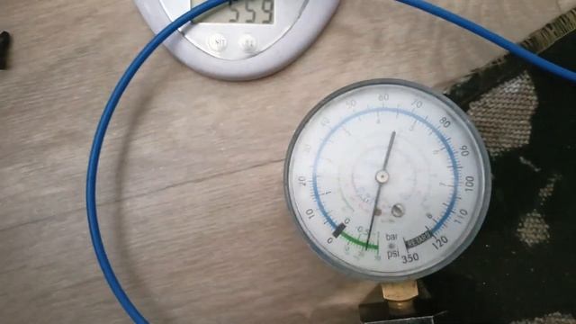 Заправка хладагентом R600 бытового холодильника тонкими шлангами