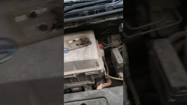 Замена лампочки габаритов в Nissan Leaf 2013г.