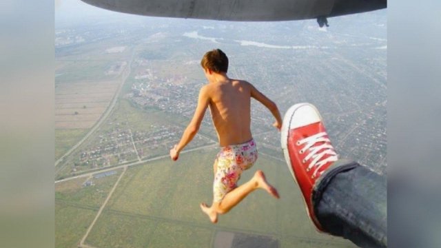 Не полетаешь: россиянам без прививок от COVID запретят авиаперелёты |пародия «Первым делом-самолёты»