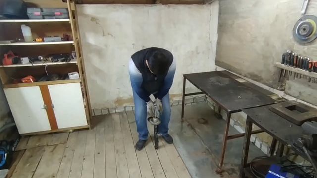 Правильная прокачка амортизаторов перед установкой #амортизатор #ремонтавто #прокачать #своимирукам