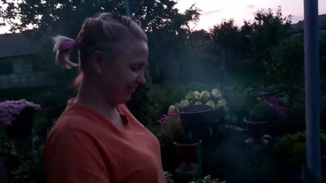 Жизнь простых людей ,в деревне В деревне жить не скучно.Жаркий август , днем пекло , вечером шашлык.