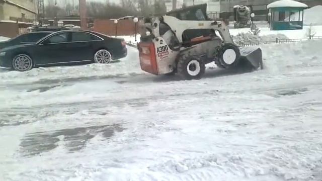 Bobcat A300 уборка снега 2014 02 17