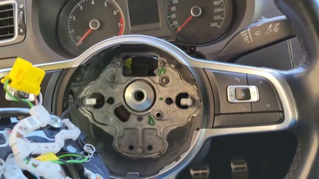Не включается мотор стеклоомывателя Polo sedan. Ремонт без затрат