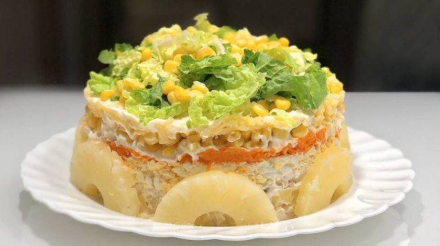 Салат "ВОСТОРГ" с курицей и ананасом на Новый год!🎄 Безумно вкусный , легкий и нежный салат.