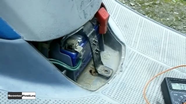 Как проверить зарядку аккумулятора на скутере