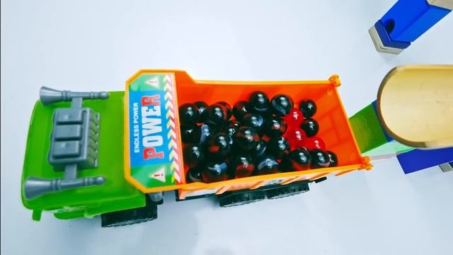 Шарики катаются по лабиринту БОЛЬШЕ ЧАСА!!!_7