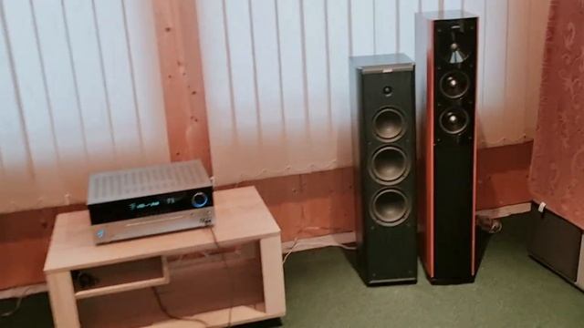 Jamo Classic 8 vs Jamo S606 video