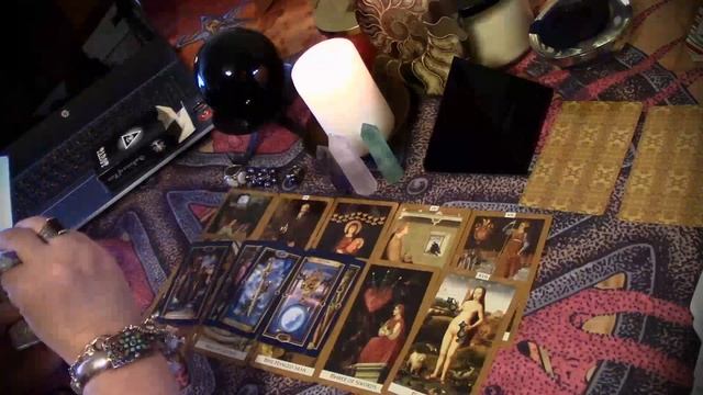 ЧТО ХОЧЕТ СКАЗАТЬ УМЕРШИЙ ЛЮБИМЫЙ МУЖЧИНА гадания карты онлайн