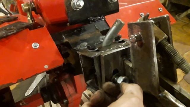 Регулировка угла атаки плуга на мотоблоке