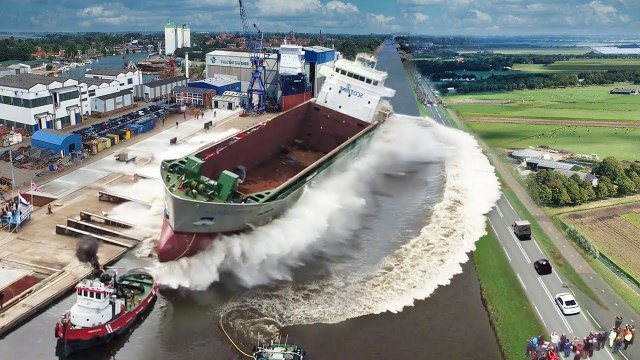 Спуск Кораблей на Воду, Который Пошел Не Так