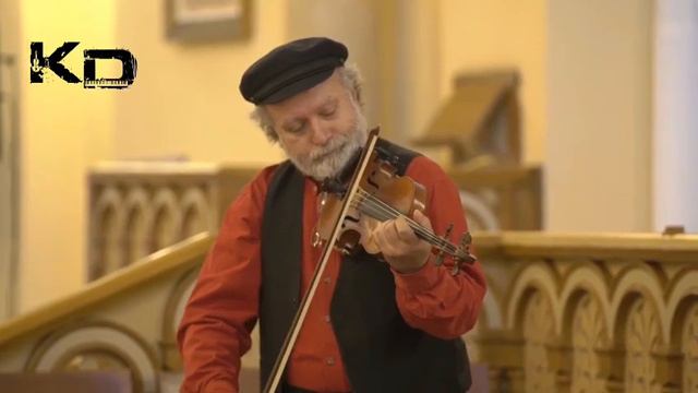 Алексей Розов (скрипка) и Евгений Хаздан (фортепиано).