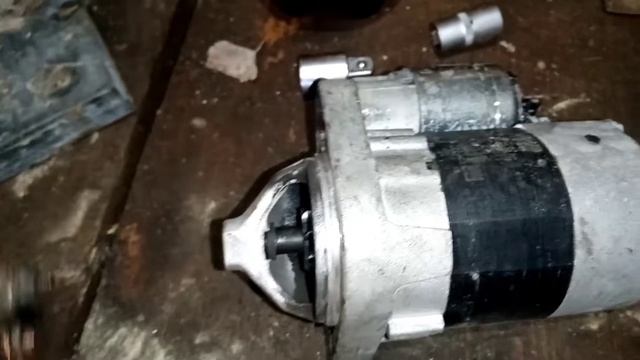 НИССАН НОУТ 1.4 . СНЯТИЕ И УСТАНОВКА СТАРТЕРА.