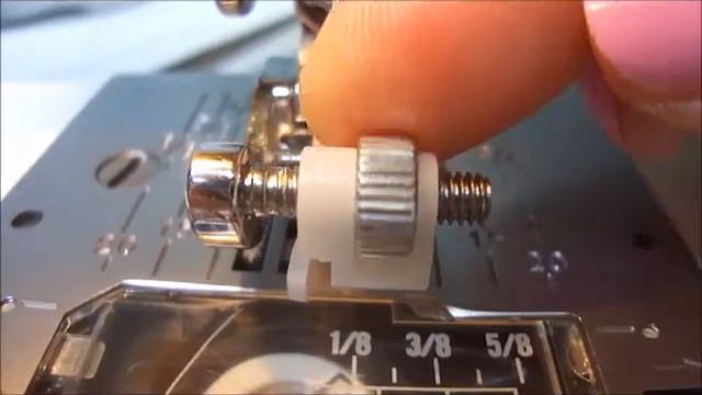 Как пользоваться лапкой для потайной строчки на машине Джаноме