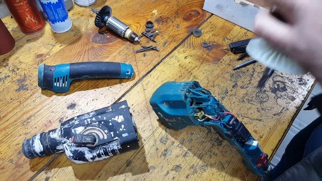 Перфоратор MAKITA HR2450 - Замена якоря.