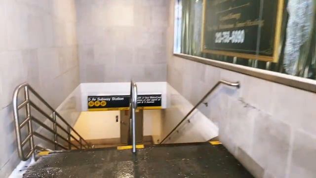 New York City Snowstorm Live: Exploring Times Square and Midtown Manhattan ?