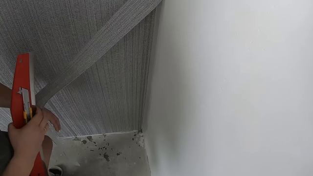 Как правильно клеить обои в углах!